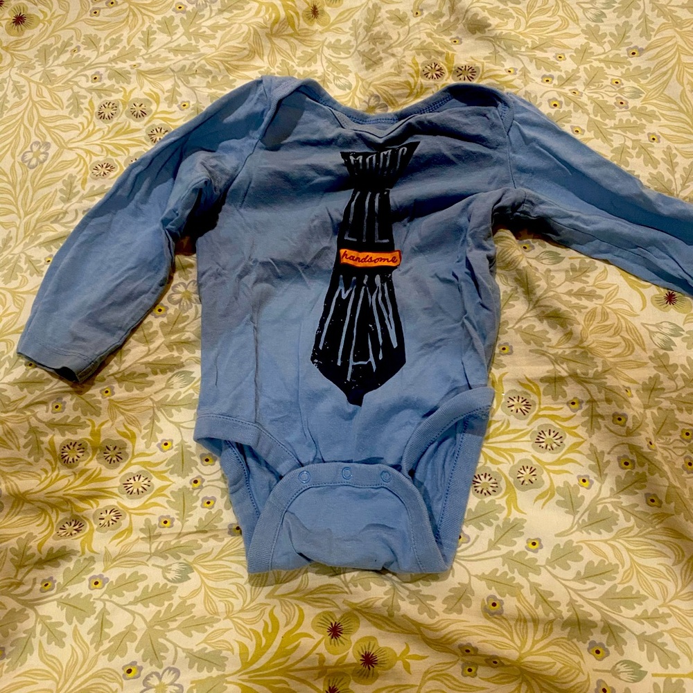 Baby Gap Boys Onsie with matching pants size 18-24 months